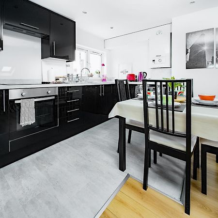 Charming London Home, Opp Arnos Grove Underground Station, Parking New Southgate Exterior photo