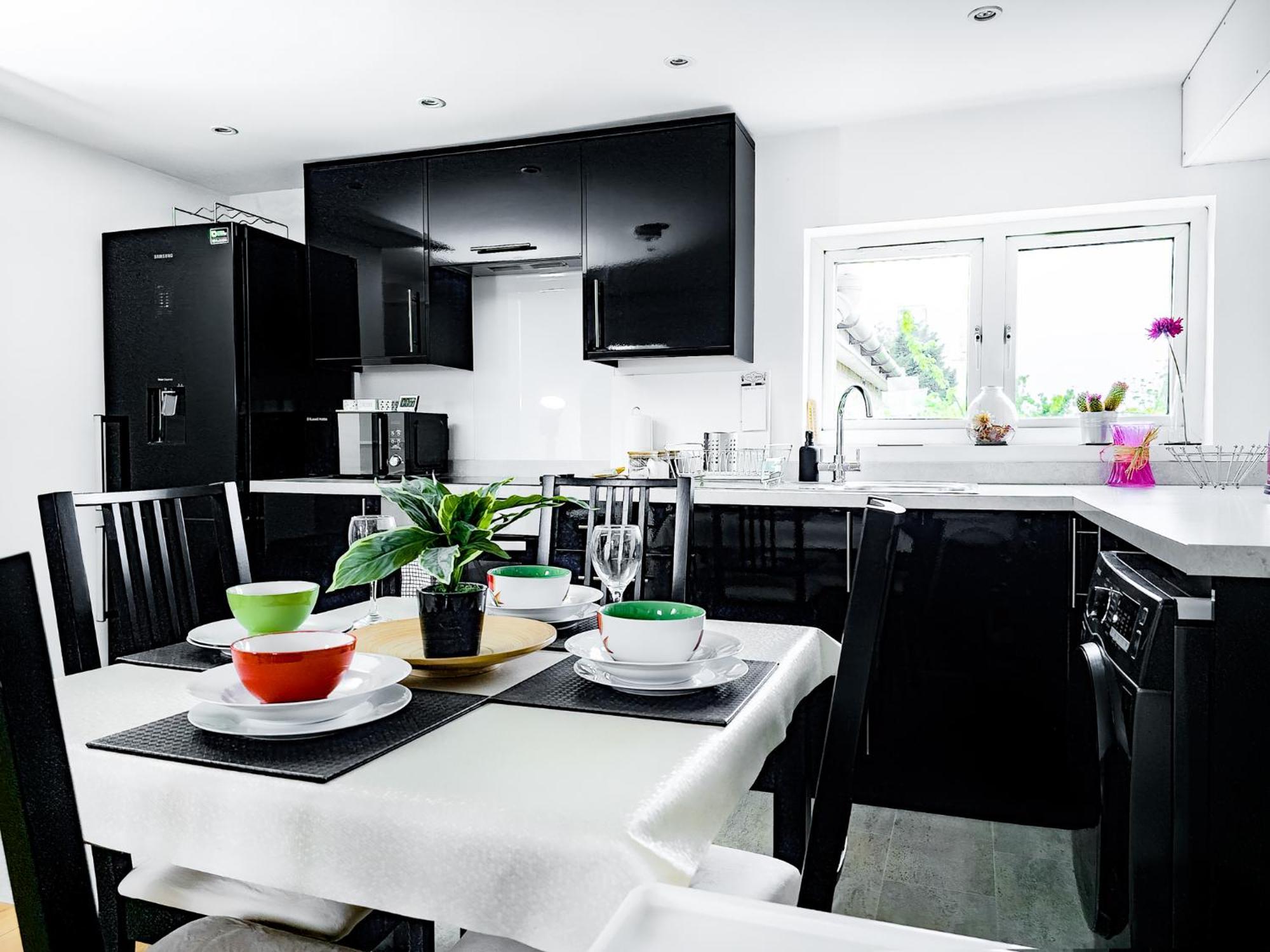 Charming London Home, Opp Arnos Grove Underground Station, Parking New Southgate Exterior photo