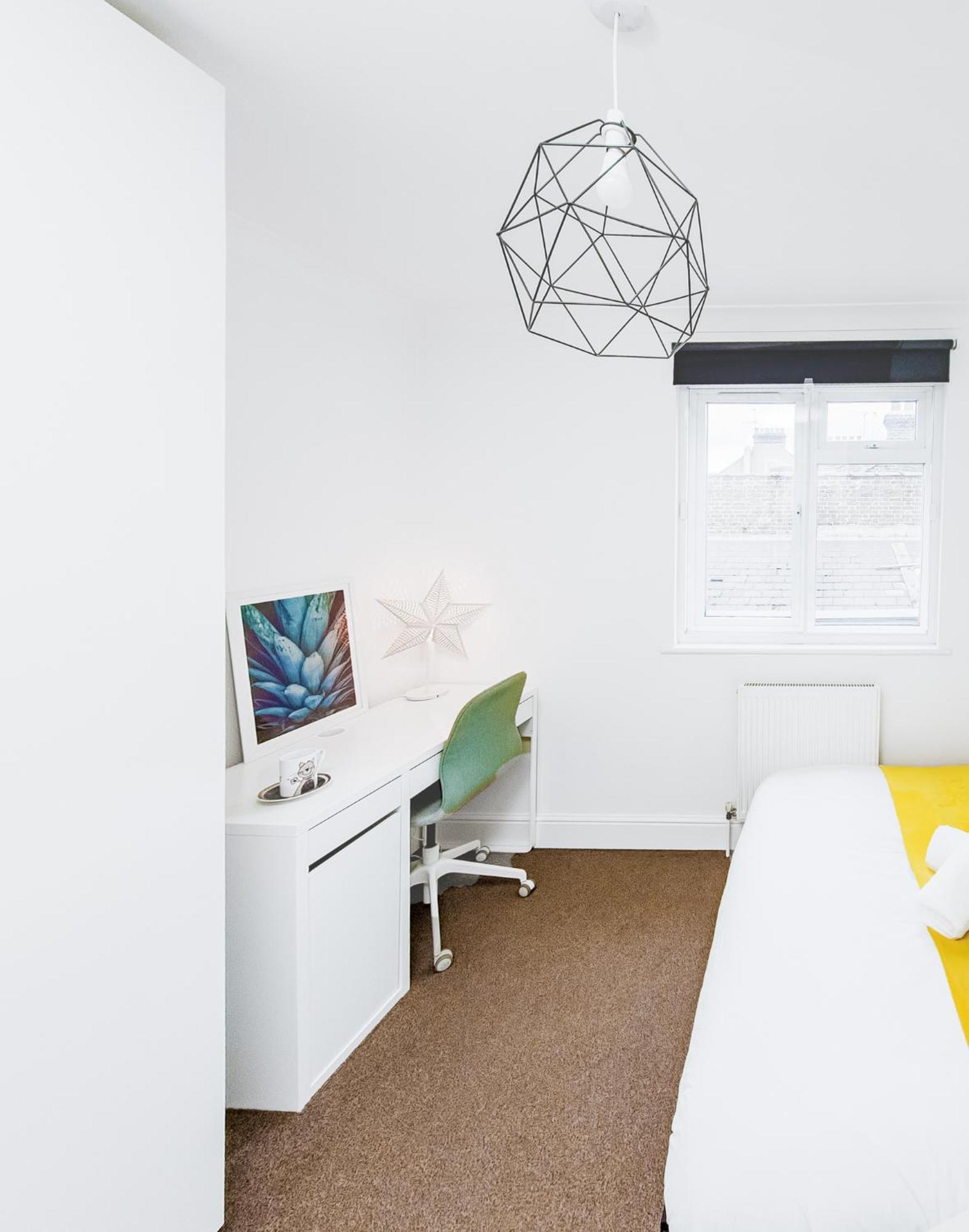 Charming London Home, Opp Arnos Grove Underground Station, Parking New Southgate Exterior photo