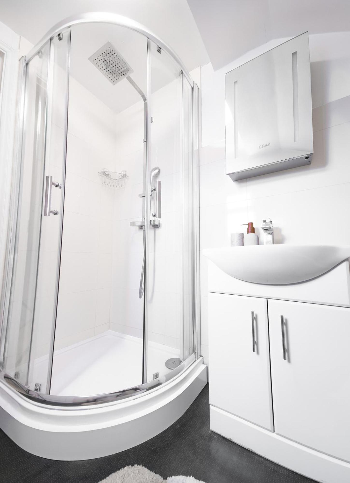 Charming London Home, Opp Arnos Grove Underground Station, Parking New Southgate Exterior photo