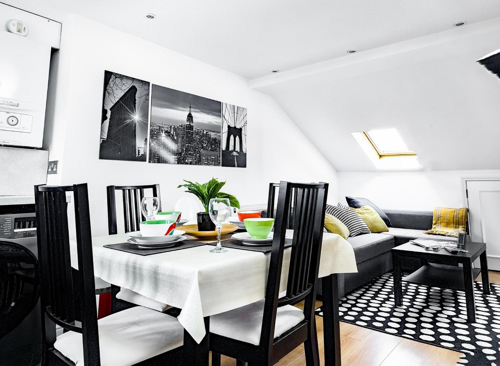 Charming London Home, Opp Arnos Grove Underground Station, Parking New Southgate Exterior photo