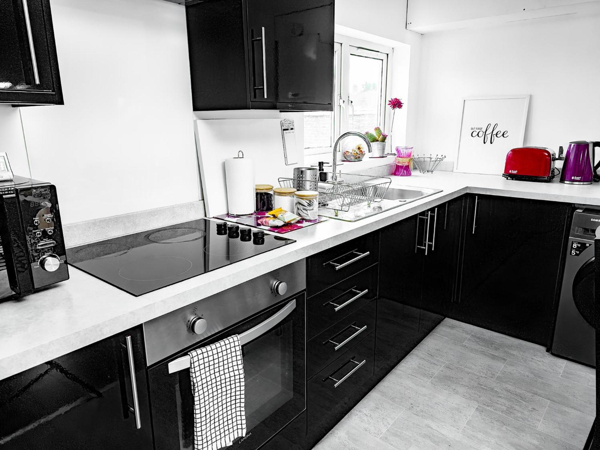 Charming London Home, Opp Arnos Grove Underground Station, Parking New Southgate Exterior photo