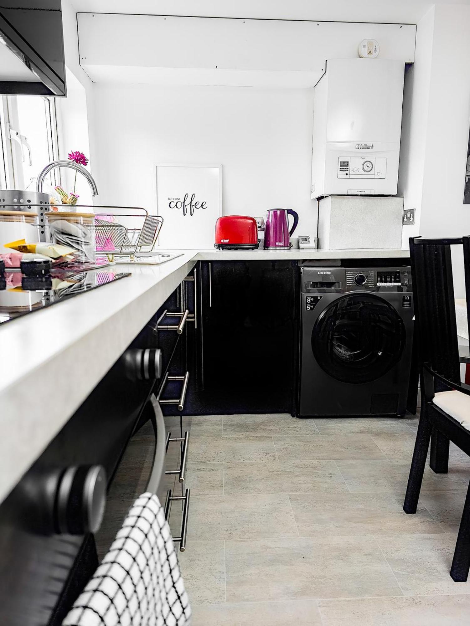 Charming London Home, Opp Arnos Grove Underground Station, Parking New Southgate Exterior photo
