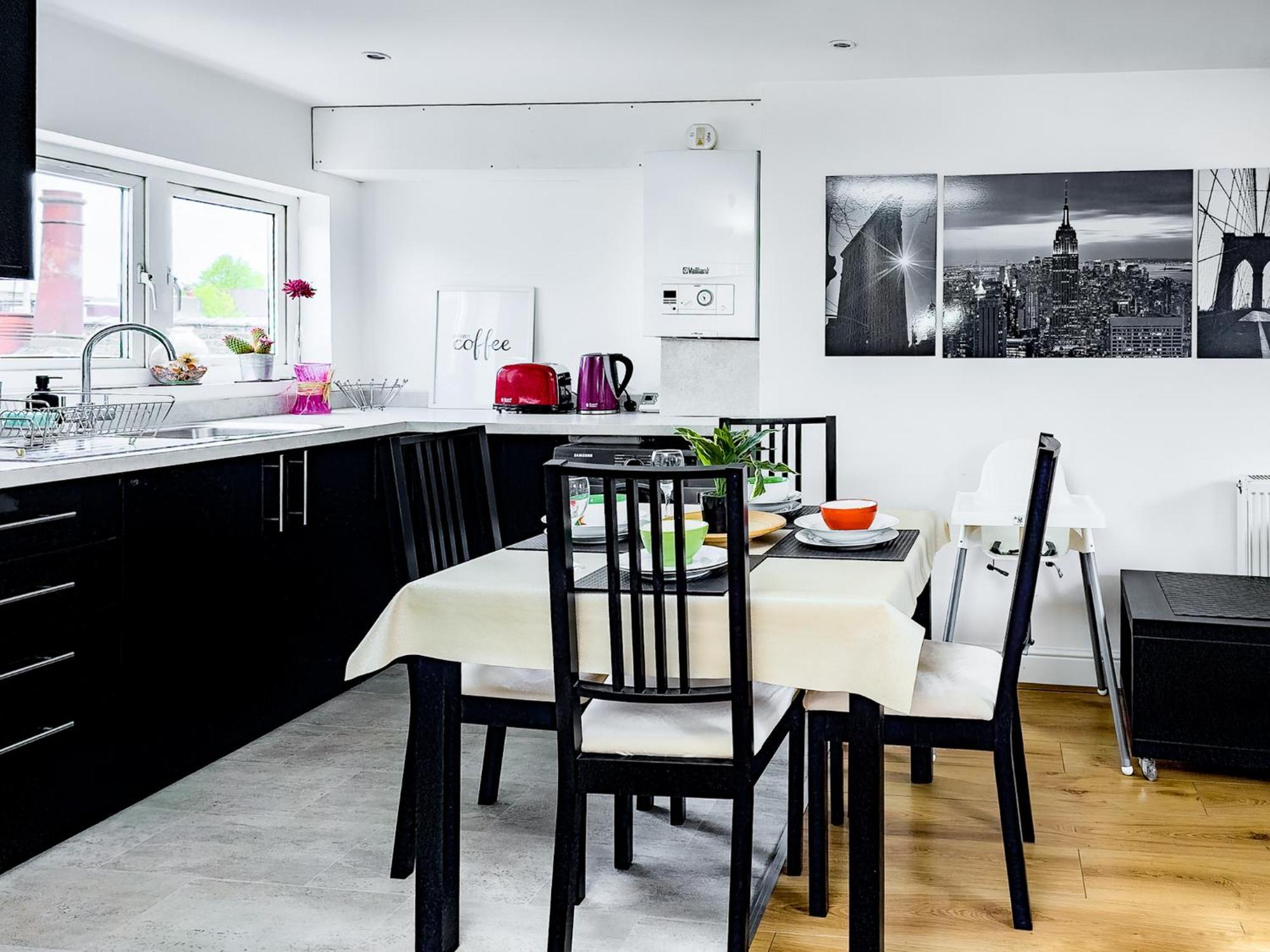 Charming London Home, Opp Arnos Grove Underground Station, Parking New Southgate Exterior photo